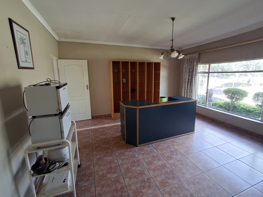 4 Bedroom Property for Sale in Aviary Hill KwaZulu-Natal