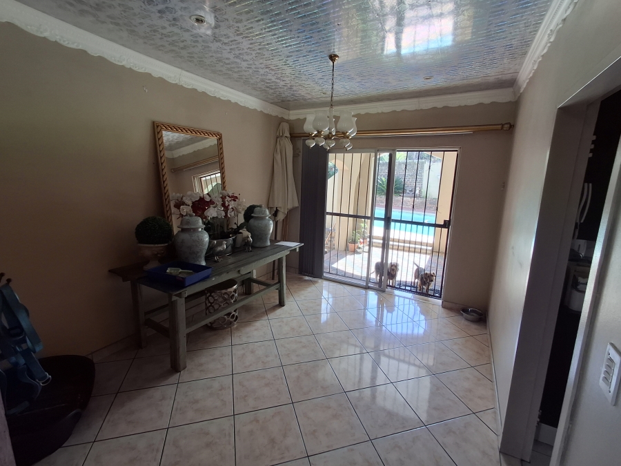 4 Bedroom Property for Sale in Aviary Hill KwaZulu-Natal