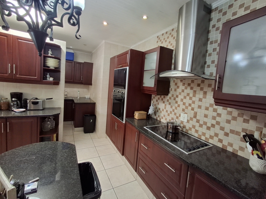 4 Bedroom Property for Sale in Aviary Hill KwaZulu-Natal