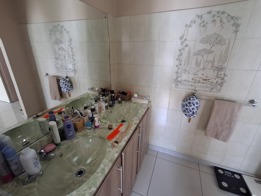 4 Bedroom Property for Sale in Aviary Hill KwaZulu-Natal