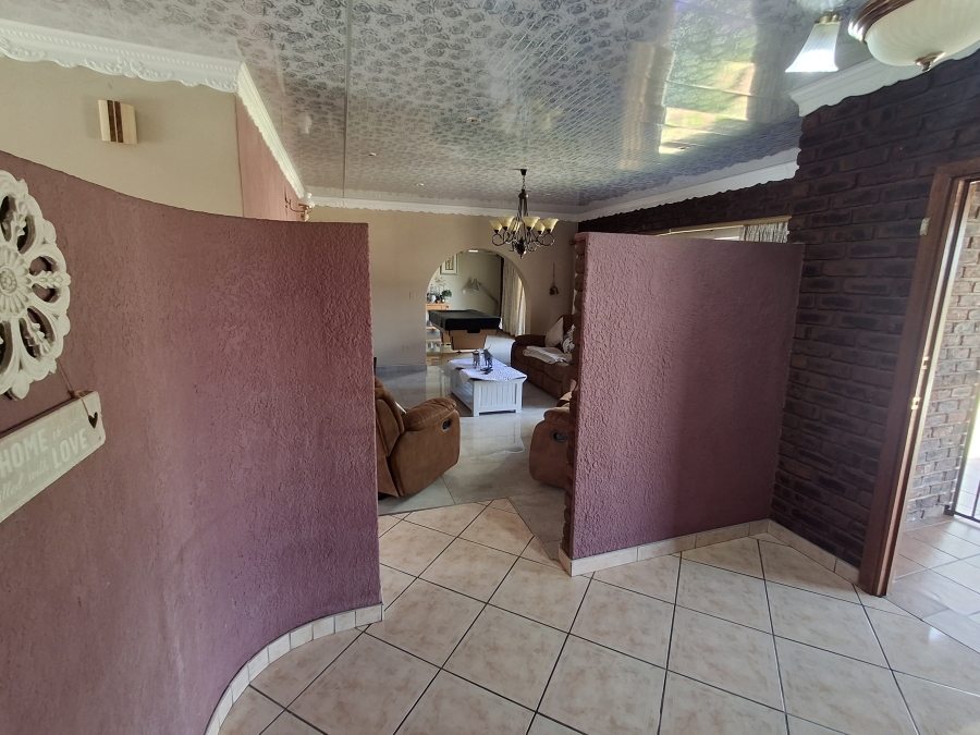 4 Bedroom Property for Sale in Aviary Hill KwaZulu-Natal