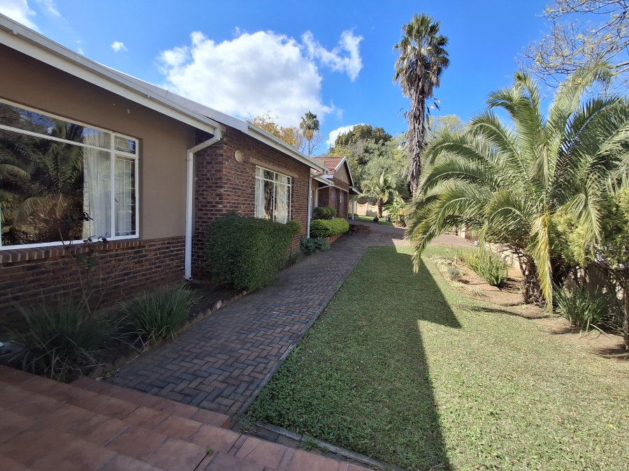 4 Bedroom Property for Sale in Aviary Hill KwaZulu-Natal