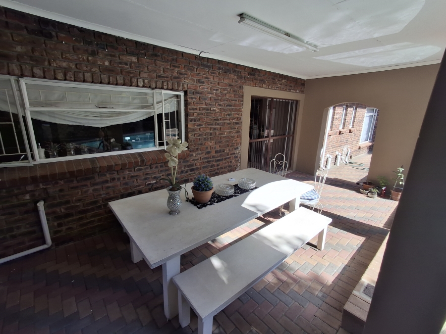 4 Bedroom Property for Sale in Aviary Hill KwaZulu-Natal