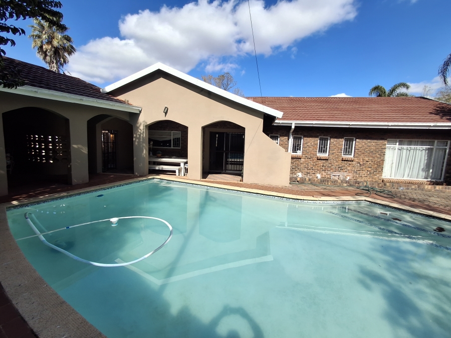 4 Bedroom Property for Sale in Aviary Hill KwaZulu-Natal