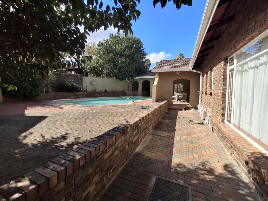 4 Bedroom Property for Sale in Aviary Hill KwaZulu-Natal