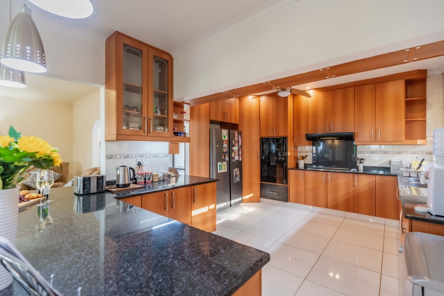 4 Bedroom Property for Sale in Cowies Hill KwaZulu-Natal