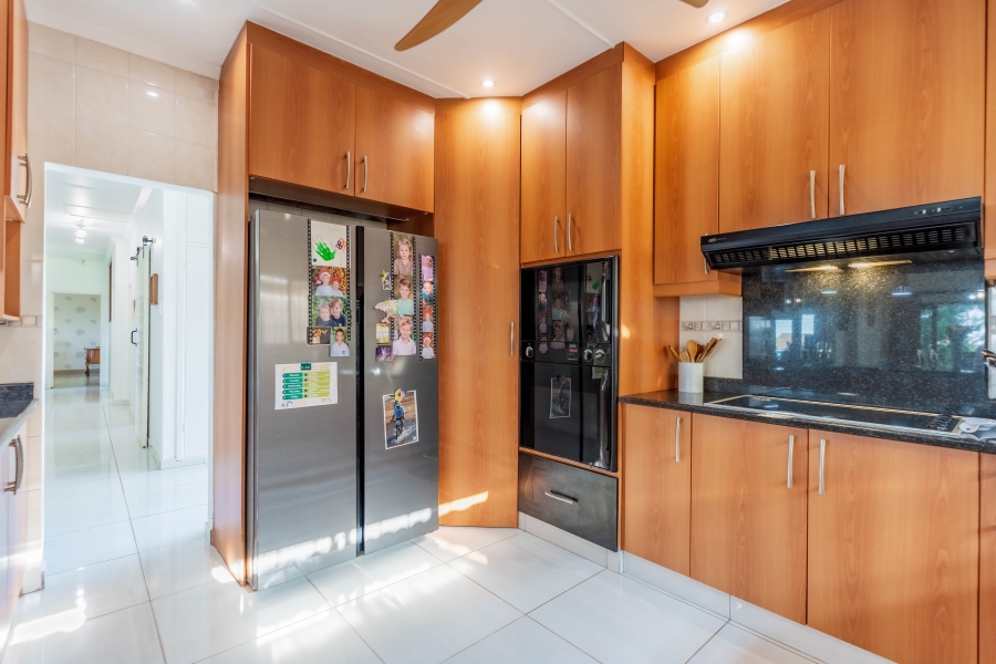 4 Bedroom Property for Sale in Cowies Hill KwaZulu-Natal