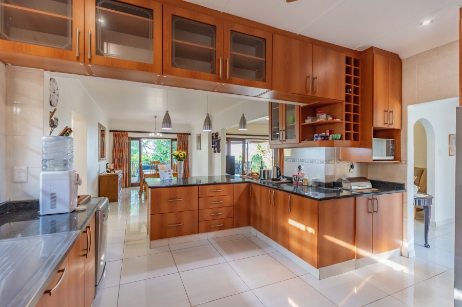 4 Bedroom Property for Sale in Cowies Hill KwaZulu-Natal
