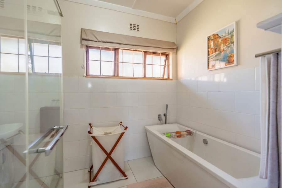 4 Bedroom Property for Sale in Cowies Hill KwaZulu-Natal