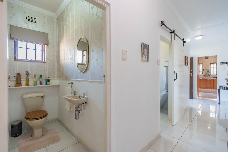 4 Bedroom Property for Sale in Cowies Hill KwaZulu-Natal