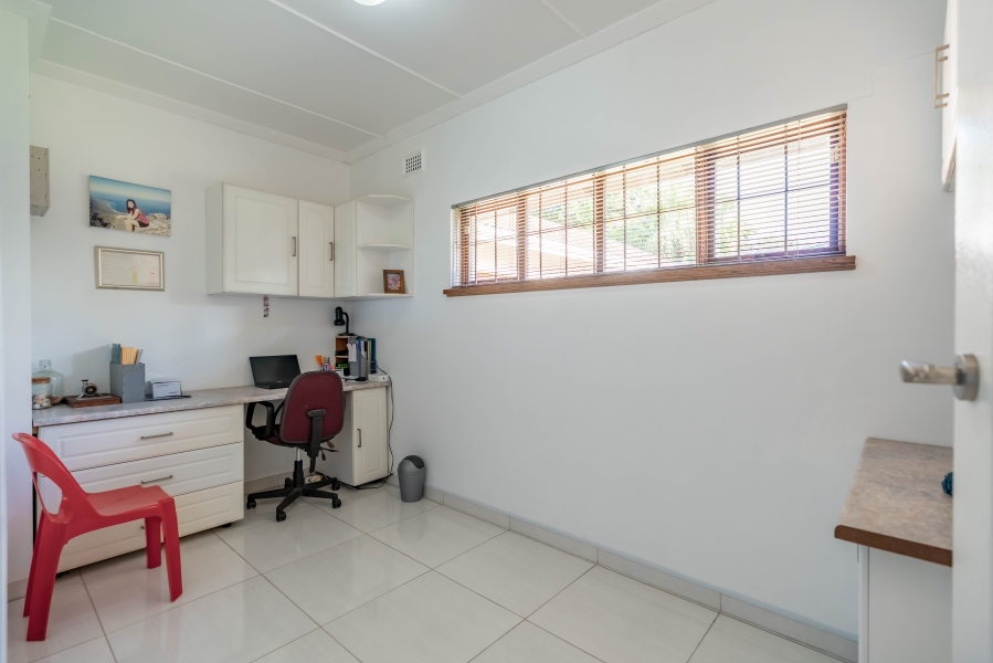 4 Bedroom Property for Sale in Cowies Hill KwaZulu-Natal