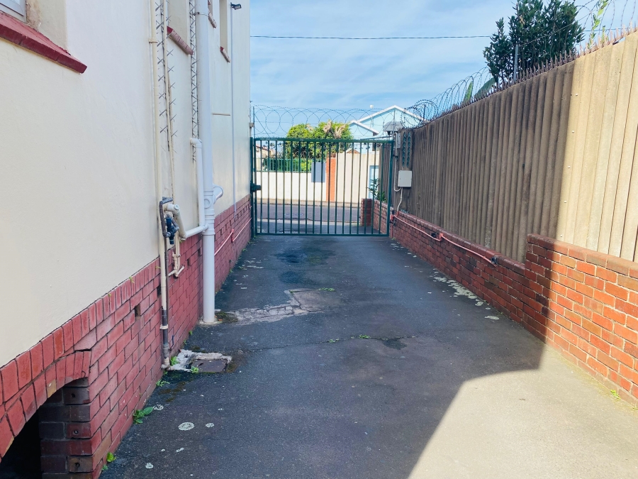 2 Bedroom Property for Sale in Essenwood KwaZulu-Natal