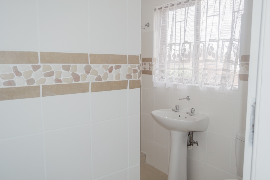 2 Bedroom Property for Sale in Scottburgh Central KwaZulu-Natal