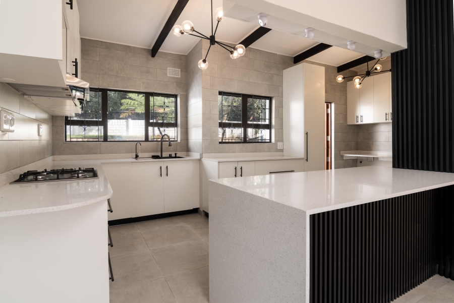 5 Bedroom Property for Sale in Ballitoville KwaZulu-Natal
