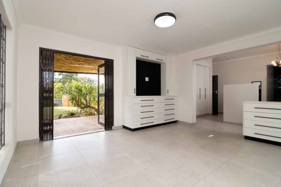 5 Bedroom Property for Sale in Ballitoville KwaZulu-Natal