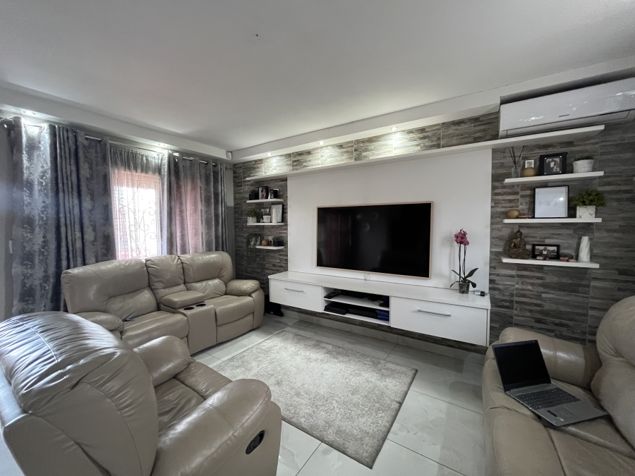 3 Bedroom Property for Sale in Shastri Park KwaZulu-Natal
