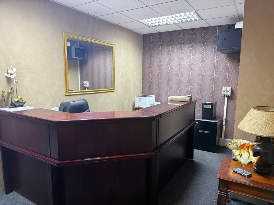 To Let Commercial Property for Rent in Umhlanga Ridge KwaZulu-Natal