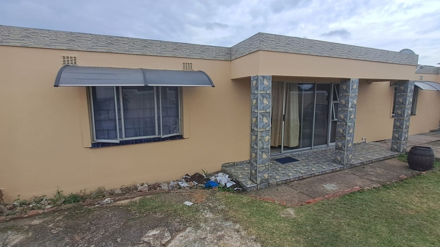 6 Bedroom Property for Sale in Austerville KwaZulu-Natal