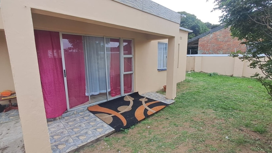 6 Bedroom Property for Sale in Austerville KwaZulu-Natal
