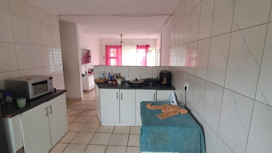 6 Bedroom Property for Sale in Austerville KwaZulu-Natal