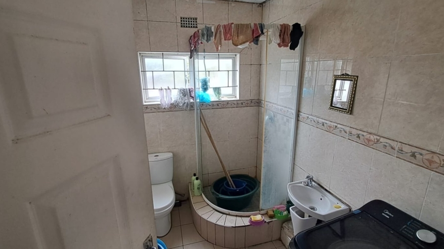 6 Bedroom Property for Sale in Austerville KwaZulu-Natal