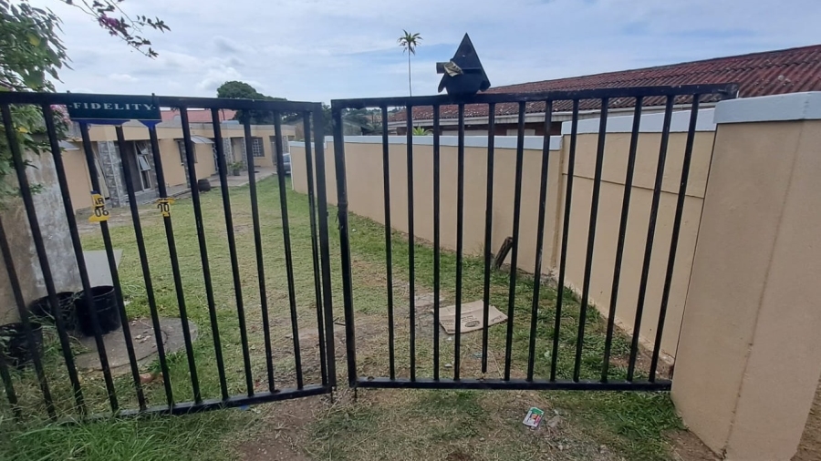 6 Bedroom Property for Sale in Austerville KwaZulu-Natal
