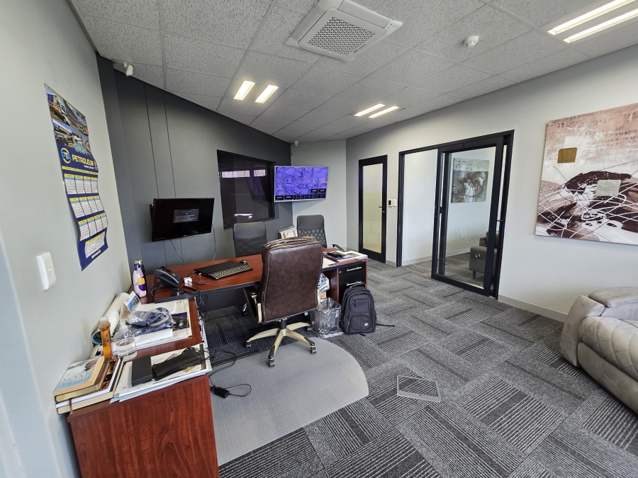 To Let Commercial Property for Rent in Cliffdale KwaZulu-Natal