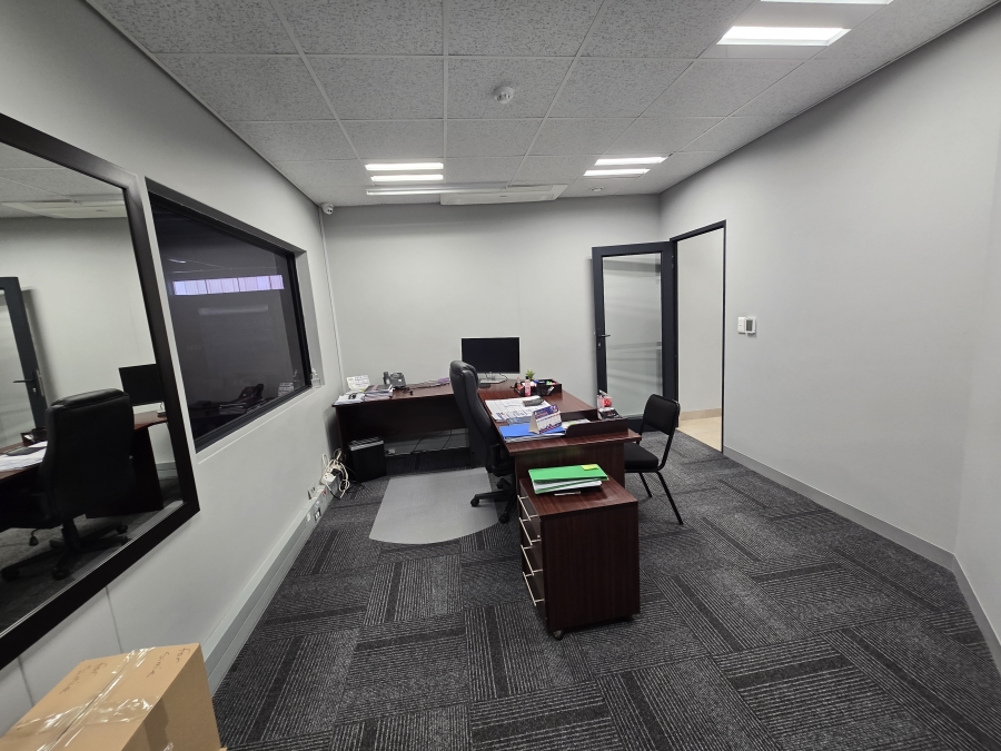 To Let Commercial Property for Rent in Cliffdale KwaZulu-Natal