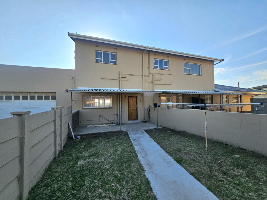 To Let 4 Bedroom Property for Rent in Brighton Beach KwaZulu-Natal