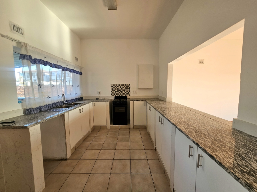 To Let 4 Bedroom Property for Rent in Brighton Beach KwaZulu-Natal