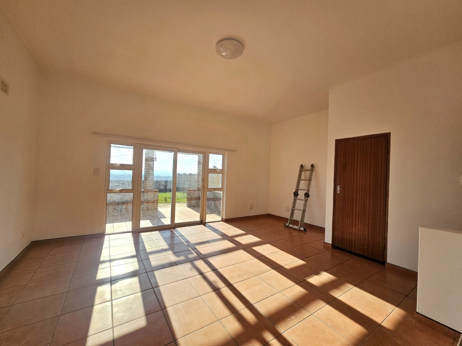 To Let 4 Bedroom Property for Rent in Brighton Beach KwaZulu-Natal