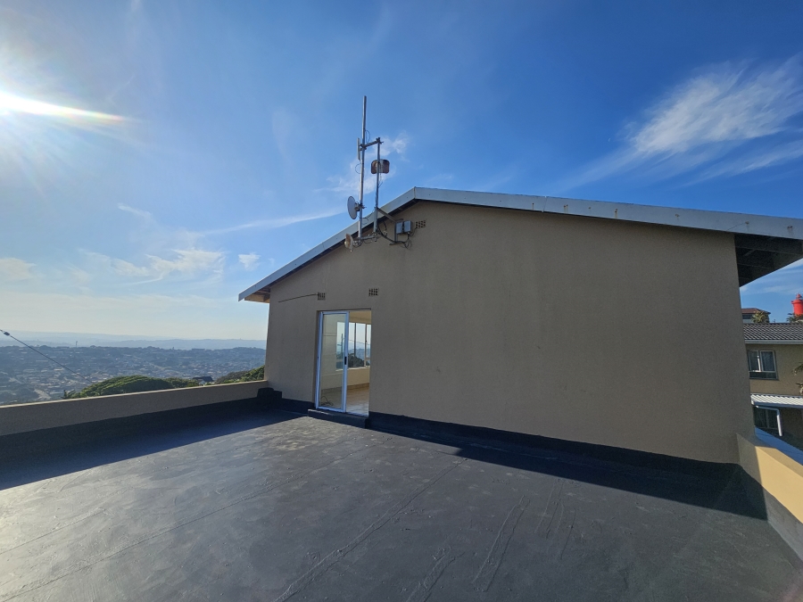 To Let 4 Bedroom Property for Rent in Brighton Beach KwaZulu-Natal