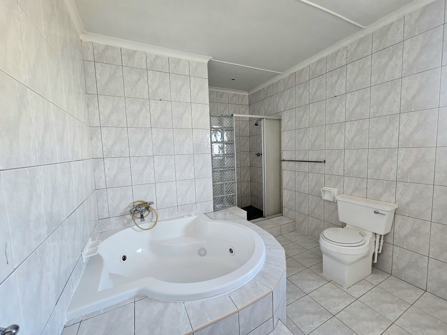 To Let 4 Bedroom Property for Rent in Brighton Beach KwaZulu-Natal