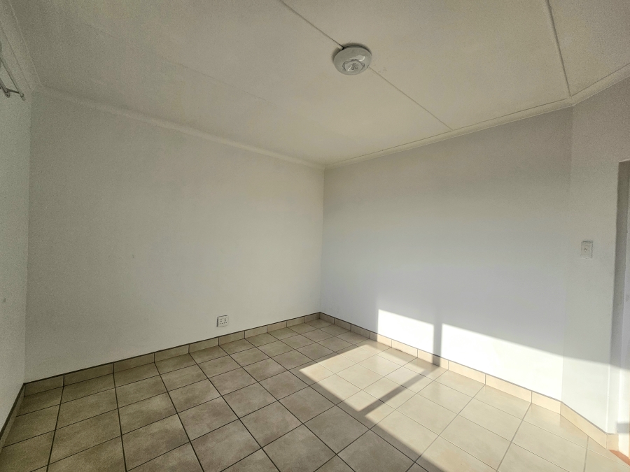 To Let 4 Bedroom Property for Rent in Brighton Beach KwaZulu-Natal