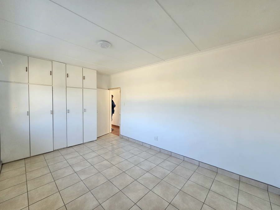 To Let 4 Bedroom Property for Rent in Brighton Beach KwaZulu-Natal