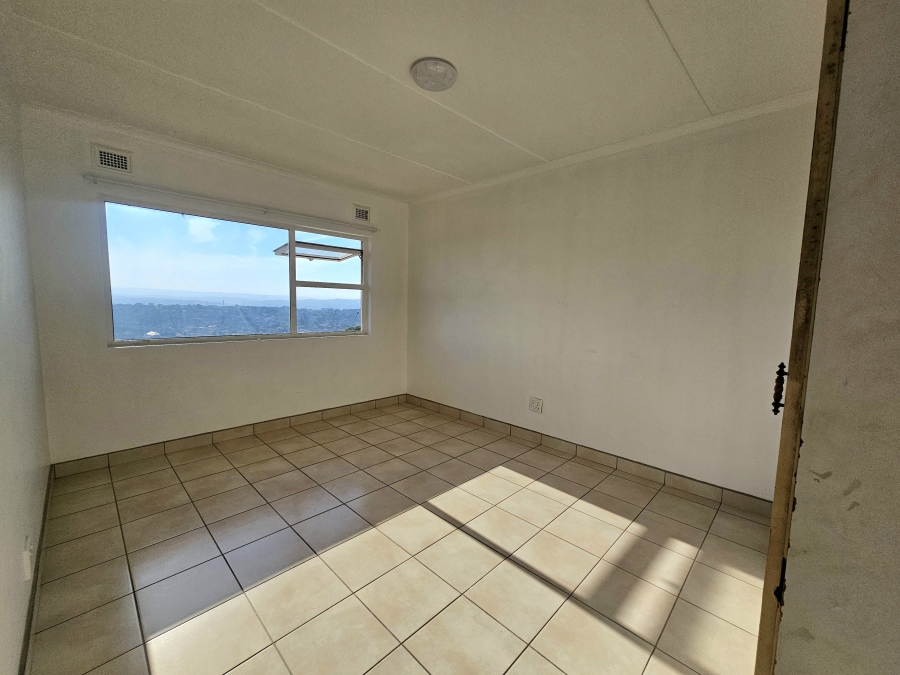 To Let 4 Bedroom Property for Rent in Brighton Beach KwaZulu-Natal