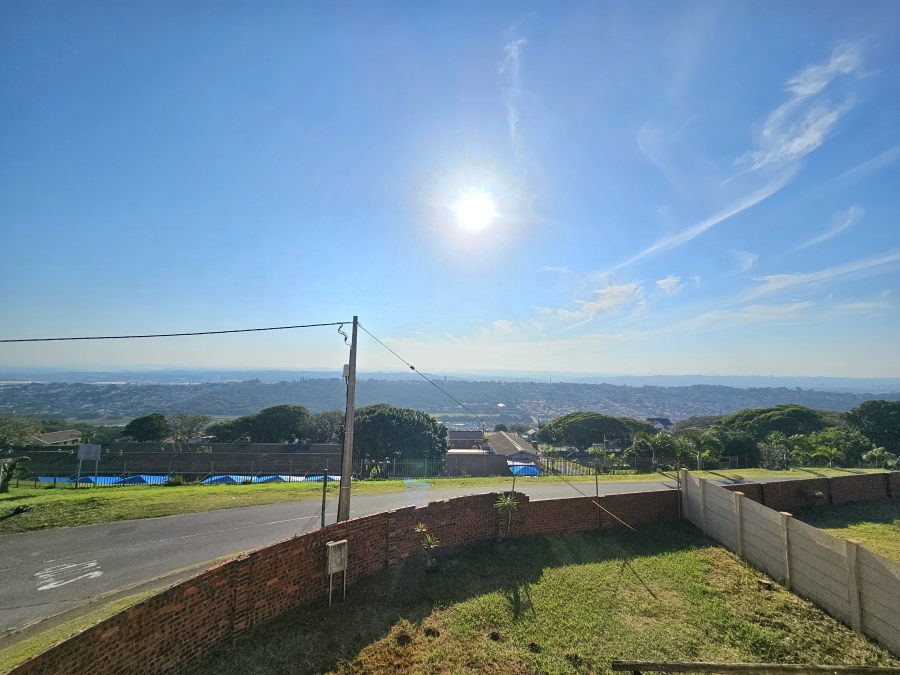 To Let 4 Bedroom Property for Rent in Brighton Beach KwaZulu-Natal