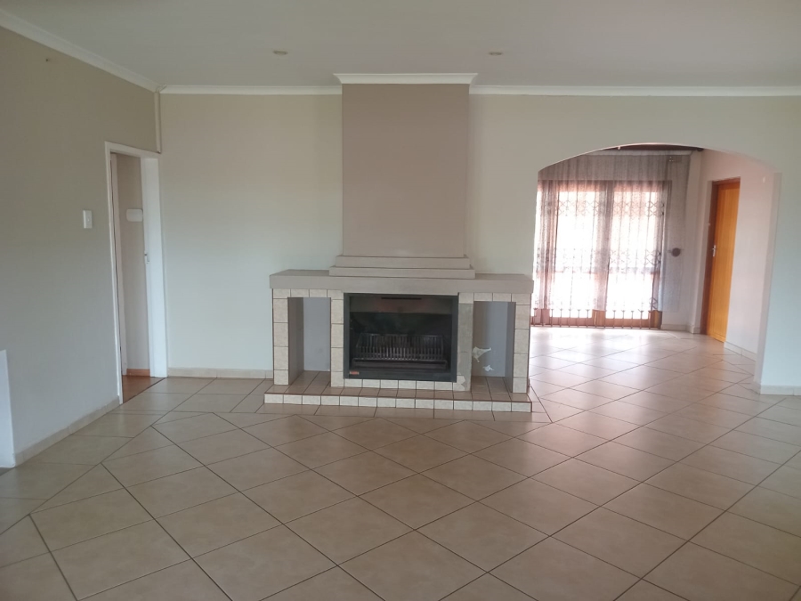 To Let 5 Bedroom Property for Rent in Bellevue KwaZulu-Natal