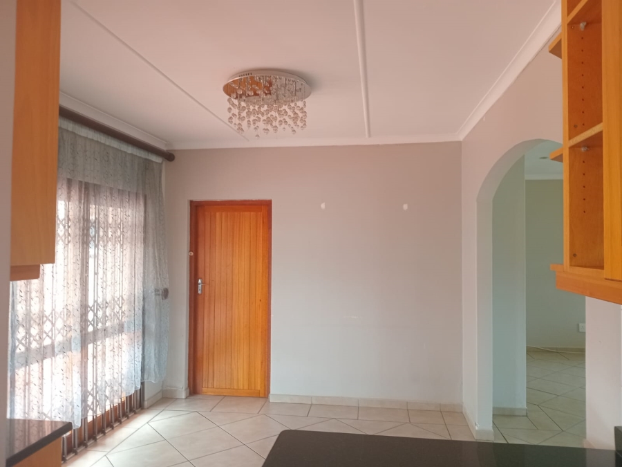 To Let 5 Bedroom Property for Rent in Bellevue KwaZulu-Natal