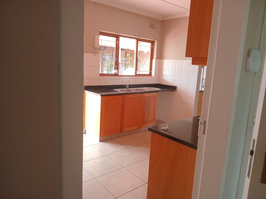 To Let 5 Bedroom Property for Rent in Bellevue KwaZulu-Natal