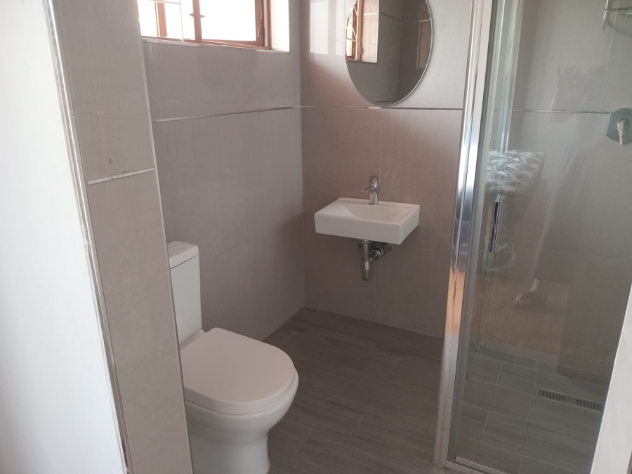 To Let 5 Bedroom Property for Rent in Bellevue KwaZulu-Natal