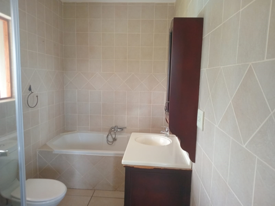 To Let 5 Bedroom Property for Rent in Bellevue KwaZulu-Natal