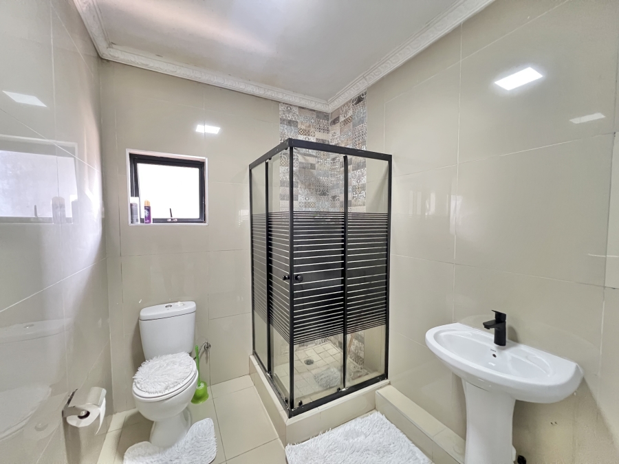 2 Bedroom Property for Sale in Morningside KwaZulu-Natal