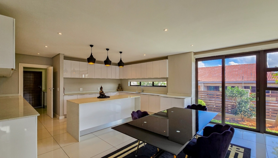 6 Bedroom Property for Sale in Izinga KwaZulu-Natal