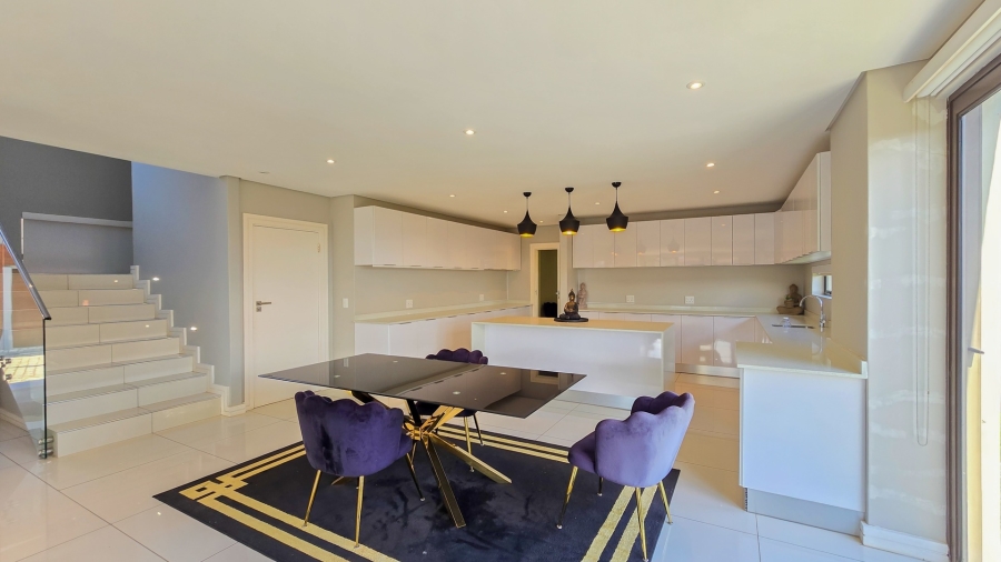 6 Bedroom Property for Sale in Izinga KwaZulu-Natal