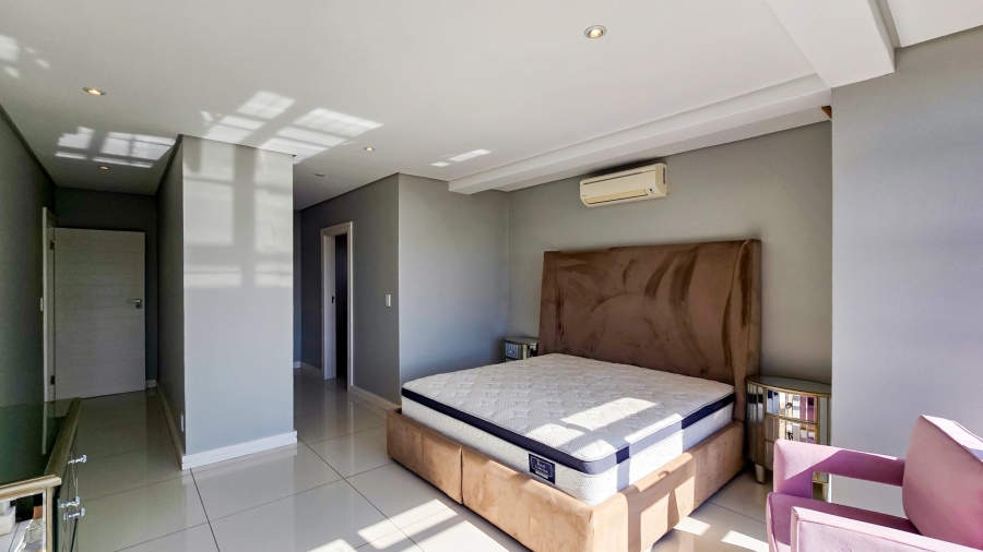 6 Bedroom Property for Sale in Izinga KwaZulu-Natal