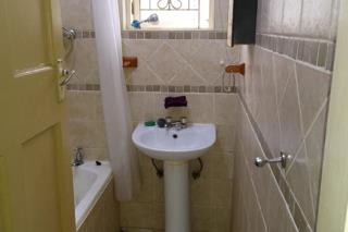 To Let 3 Bedroom Property for Rent in Bluff KwaZulu-Natal