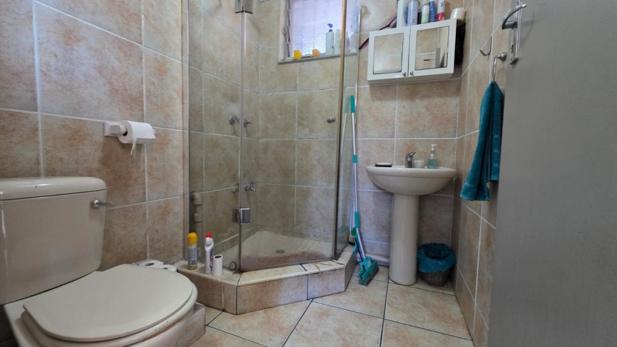 2 Bedroom Property for Sale in Westridge KwaZulu-Natal
