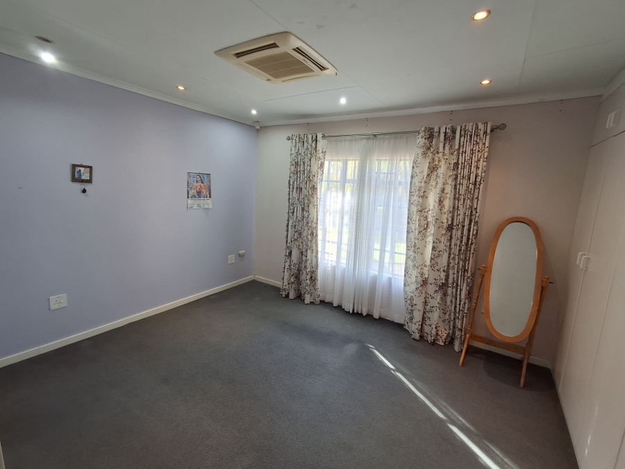 3 Bedroom Property for Sale in Aviary Hill KwaZulu-Natal