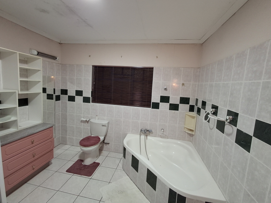 3 Bedroom Property for Sale in Aviary Hill KwaZulu-Natal